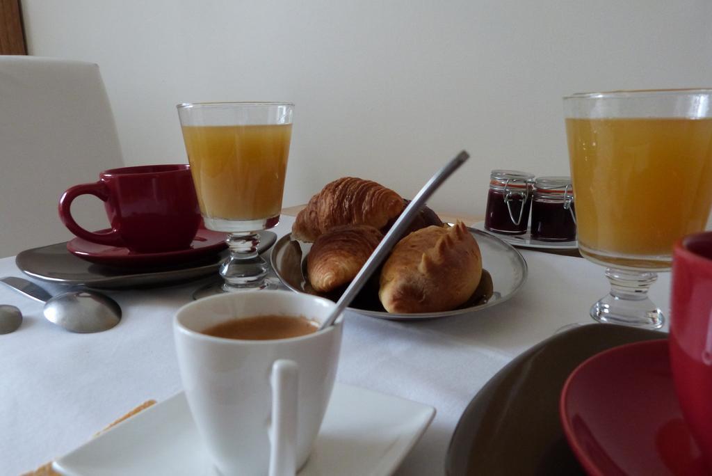 La Maison De Roussille Acomodação com café da manhã Francheville  Exterior foto